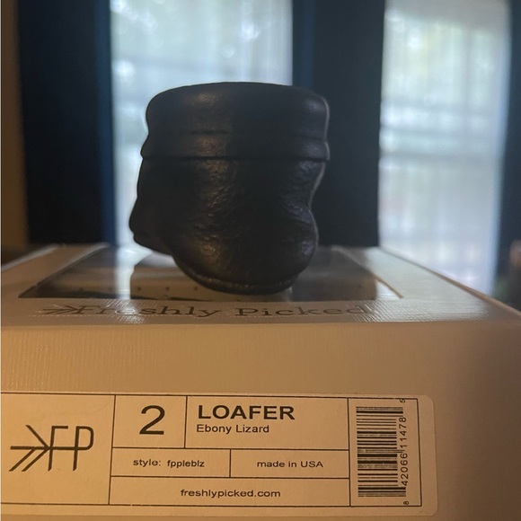 Freshly Picked Black leather loafers style moccasins. - Picture 4 of 4